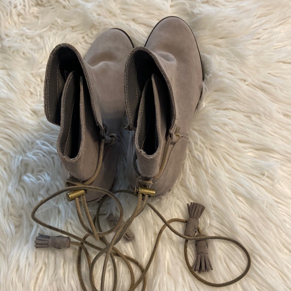 SOREL Boots size 9 BNWOT see pictures heel is 1 1/2” color gray leather upper - Picture 13 of 17